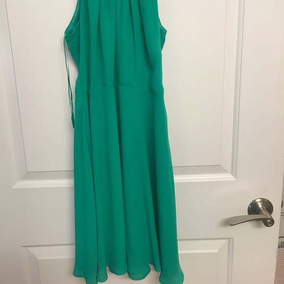 Green dress - Picture 2 of 3